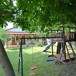 Csikos Vendeghaz Holiday home Zamardi