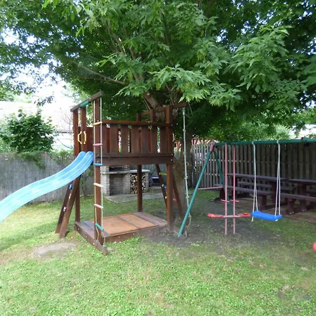 Csikos Vendeghaz 別荘 Zamárdi