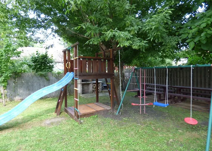 Csikos Vendeghaz 別荘 Zamárdi