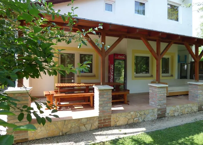 別荘 Csikos Vendeghaz Zamárdi